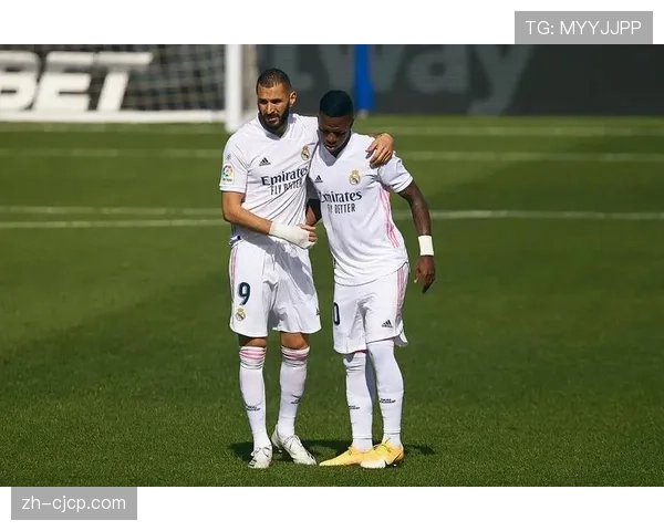 维尼修斯进球后模仿哭泣动作庆祝,旧怨新仇再添场外话题